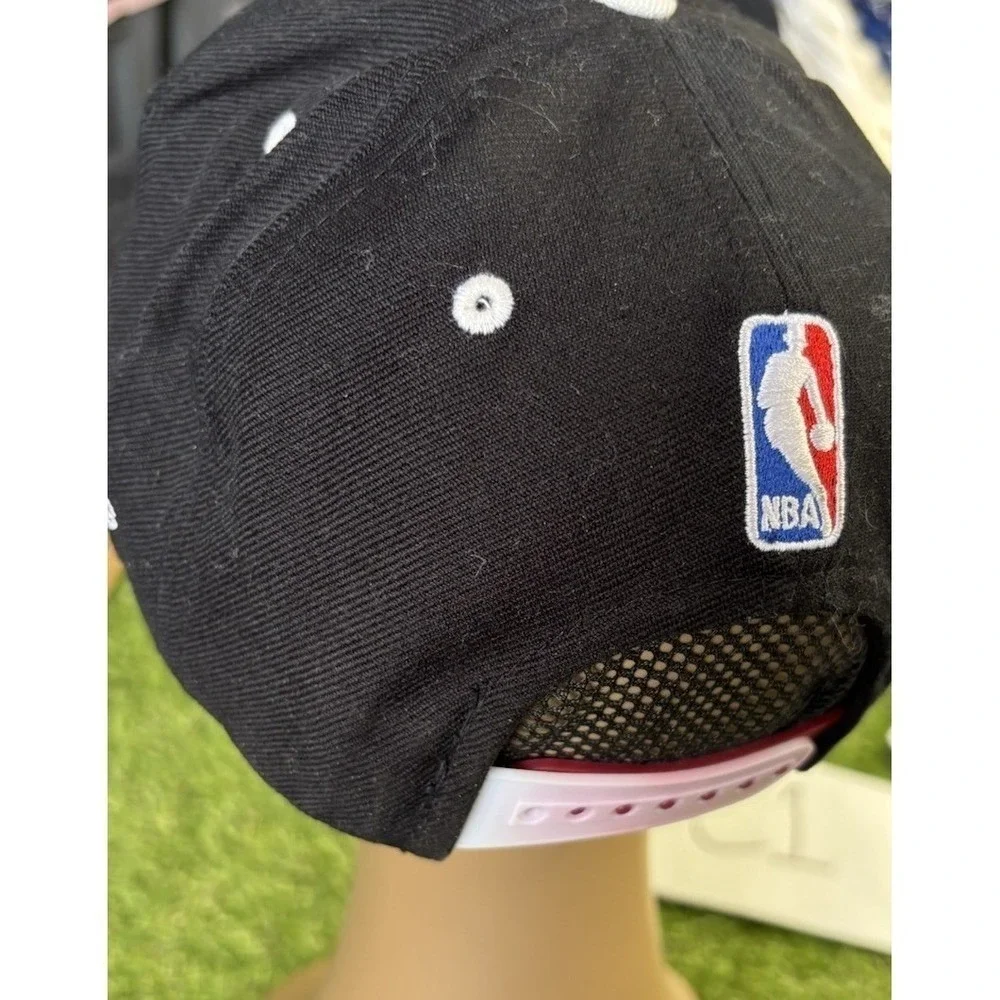 Mitchell & Ness some discoloration